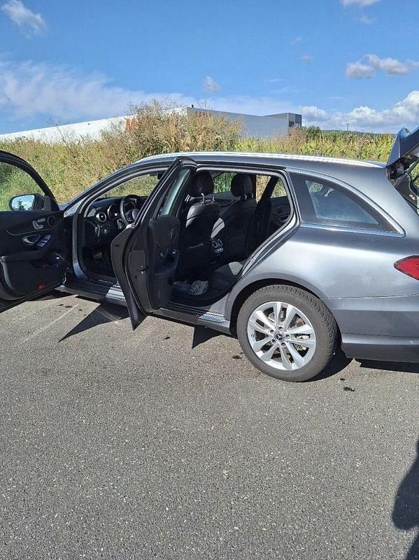 Gebraucht Mercedes C220 194 PS (142 kW) 2019 Grau Kombi