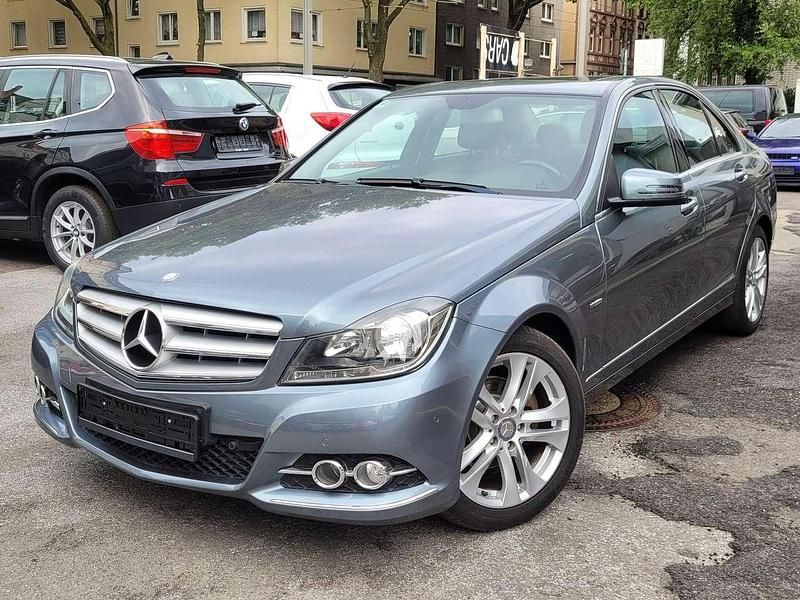 Grau Gebraucht 2011 Mercedes C180 Limousine | 10.490 € (Etwas zu teuer) - Bild 1/4