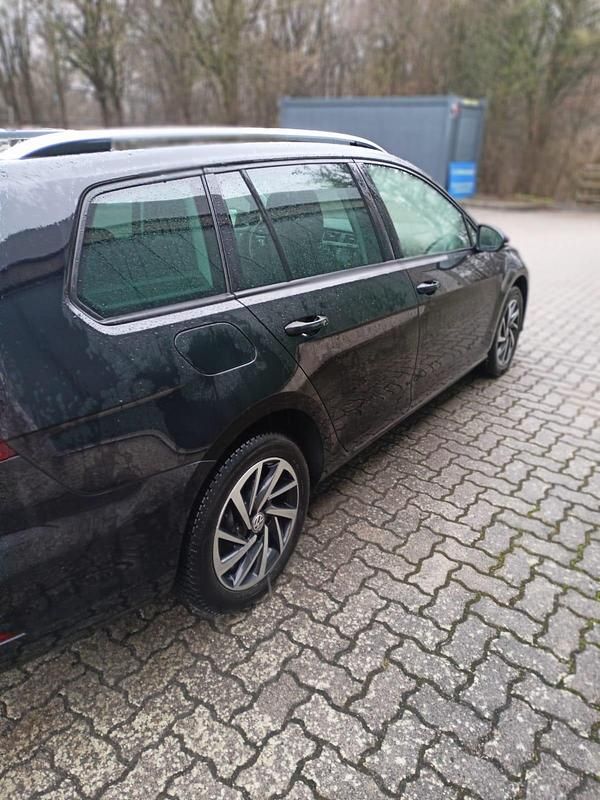 Gebraucht VW Golf VII Join 115 PS (84 kW) 2019 Schwarz Kombi