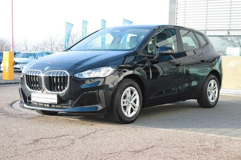 Schwarz Gebraucht 2022 BMW 218 Active Tourer Van / Kleinbus | 23.240 € (Superpreis) - Bild 1/4