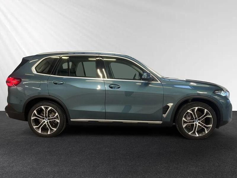 Gebraucht BMW X5 Efficient Dynamics 489 PS (359 kW) 2024 Blue ridge mountain metallic SUV
