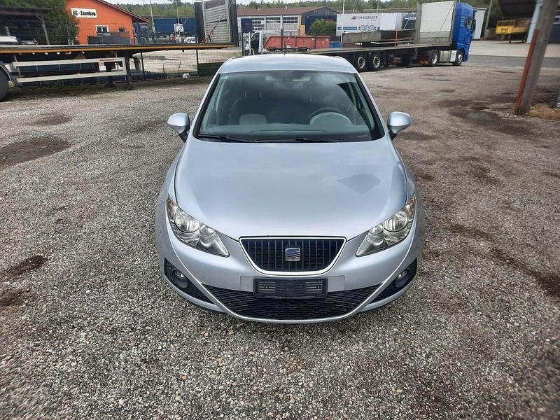 Silber Gebraucht 2009 Seat Ibiza Reference Limousine | 3.690 € (Guter Preis) - Bild 1/4