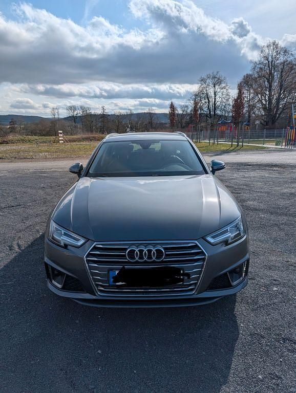 Gebraucht Audi A4 Sport 190 PS (139 kW) 2019 Grau Kombi