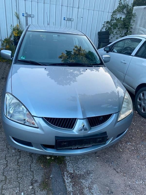 Silber Gebraucht 2004 Mitsubishi Lancer Kombi | 1.000 € (Fairer Preis) - Bild 1/4
