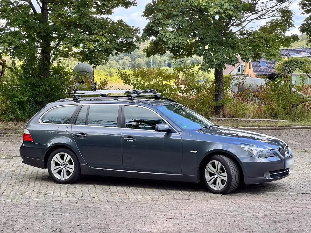 Gebraucht BMW 525 197 PS (144 kW) 2008 Grau Kombi