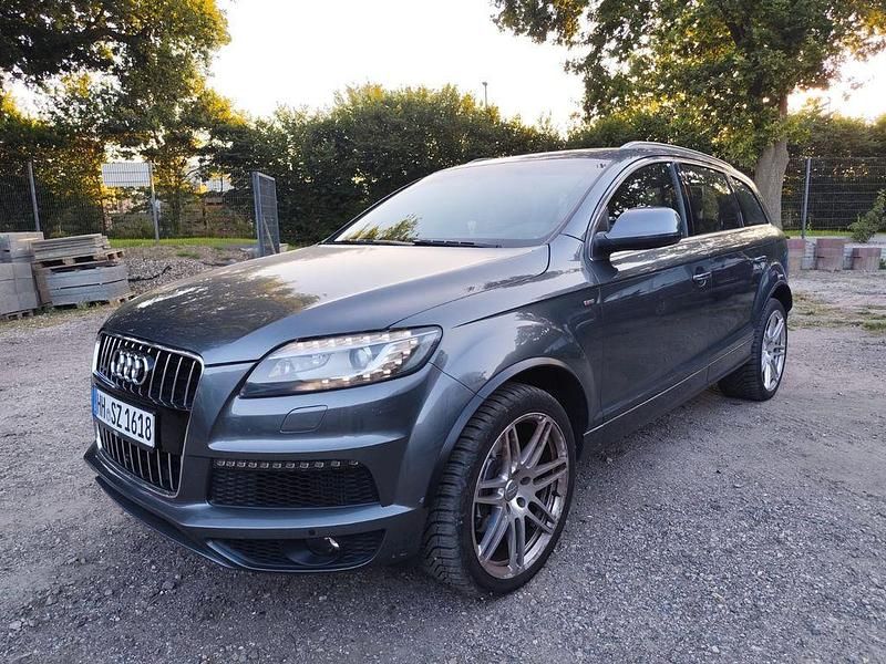 Grau Gebraucht 2013 Audi Q7 Sport SUV | 15.200 € (Guter Preis) - Bild 1/4