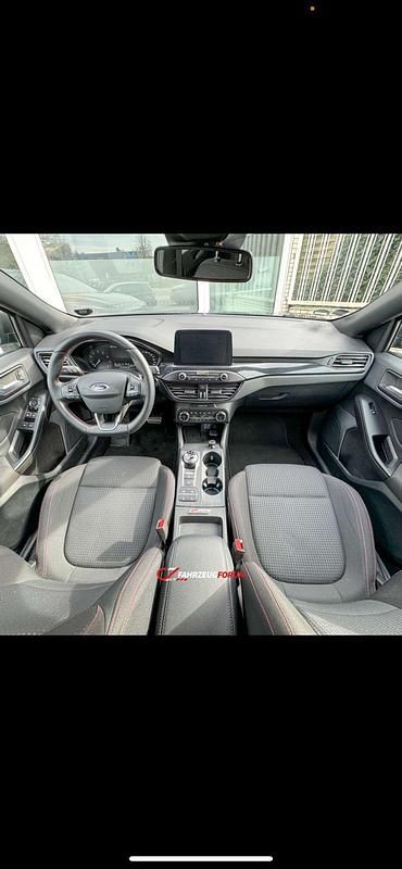 Gebraucht Ford Focus ST-Line 125 PS (91 kW) 2020 Grau Kleinwagen