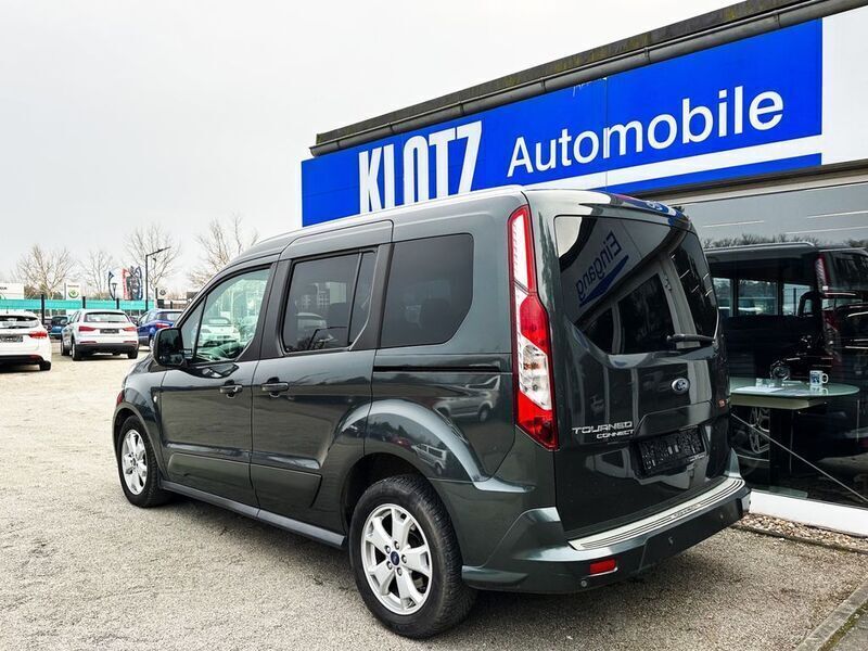 Gebraucht Ford Tourneo Connect Titanium 101 PS (74 kW) 2018 Mambagrün (metallic) Van / Kleinbus