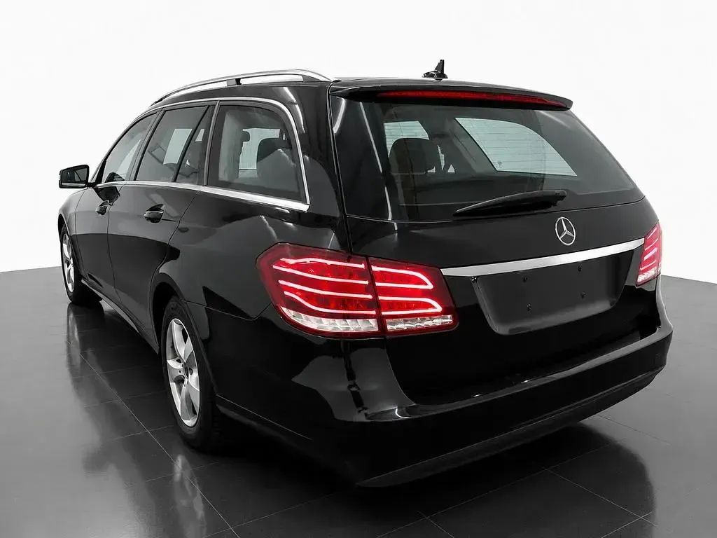 Gebraucht Mercedes E220 170 PS (125 kW) 2014 Schwarz Limousine