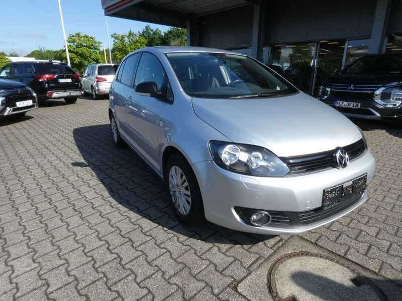 Silber Gebraucht 2012 VW Golf VII Match Limousine | 8.950 € (Guter Preis) - Bild 1/4