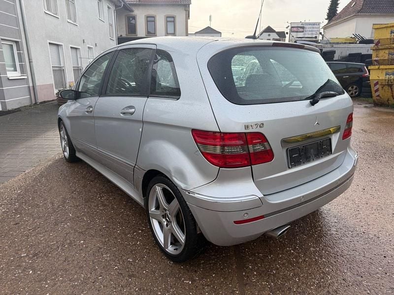Gebraucht Mercedes B170 116 PS (85 kW) 2005 Silber Van / Kleinbus