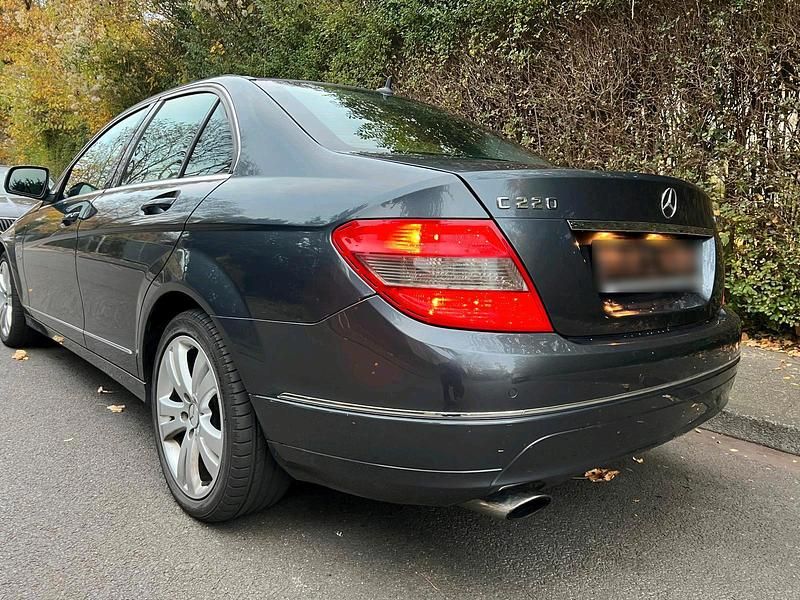 Gebraucht Mercedes C220 170 PS (125 kW) 2008 Grau Limousine