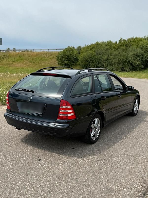 Gebraucht Mercedes C180 143 PS (105 kW) 2005 Grün Kombi