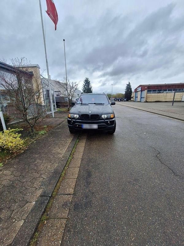 Second-hand BMW X5 180 CP (132 kW) 2002 Negru SUV