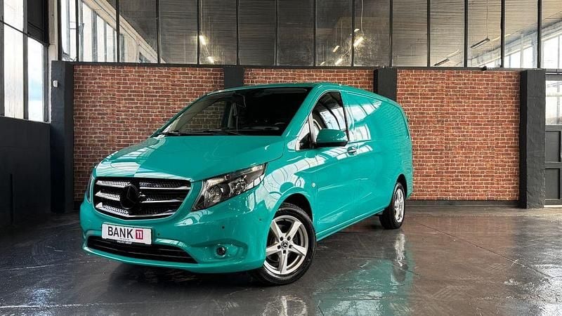Grün Gebraucht 2022 Mercedes Vito Van / Kleinbus | 24.999 € (Superpreis) - Bild 1/4