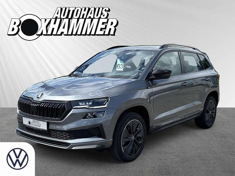 Grau Neu 2025 Skoda Karoq SportLine SUV | 37.990 € (Teuer) - Bild 1/2