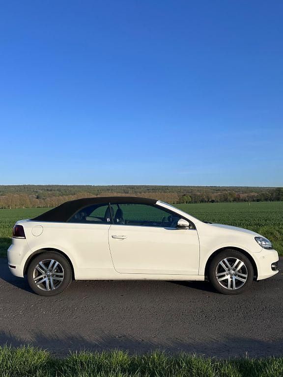 Second-hand VW Golf 105 CP (77 kW) 2011 Alb Cabrio