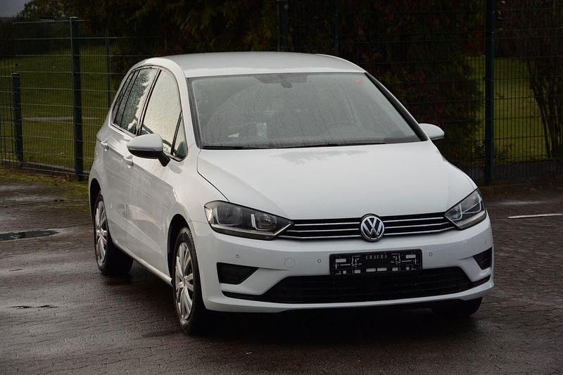 Weiß Gebraucht 2015 VW Golf Sportsvan LOUNGE Van / Kleinbus | 12.300 € (Guter Preis) - Bild 1/4