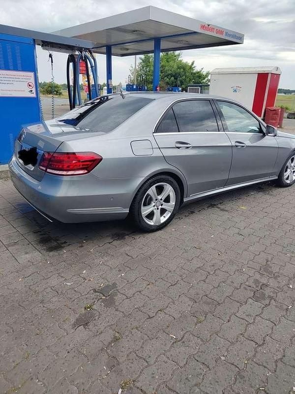 Gebraucht Mercedes E250 Avantgarde 211 PS (155 kW) 2013 Andere farben Limousine