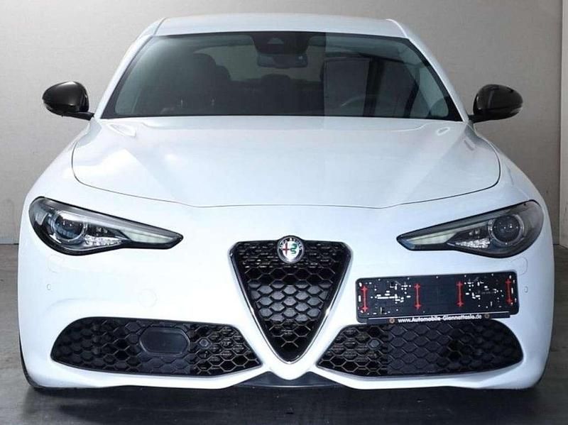 Weiß Gebraucht 2016 Alfa Romeo Giulia Veloce Limousine | 26.000 € - Bild 1/4