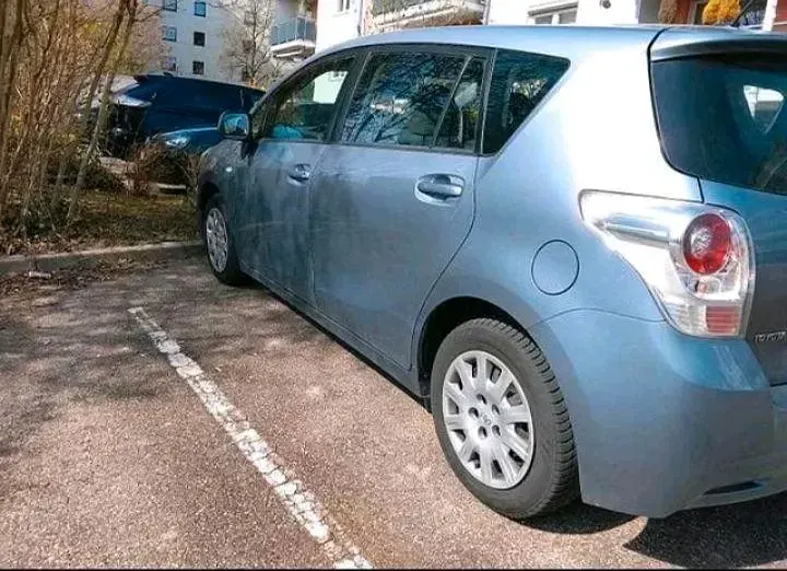 Gebraucht Toyota Verso 147 PS (108 kW) 2009 Blau Van / Kleinbus