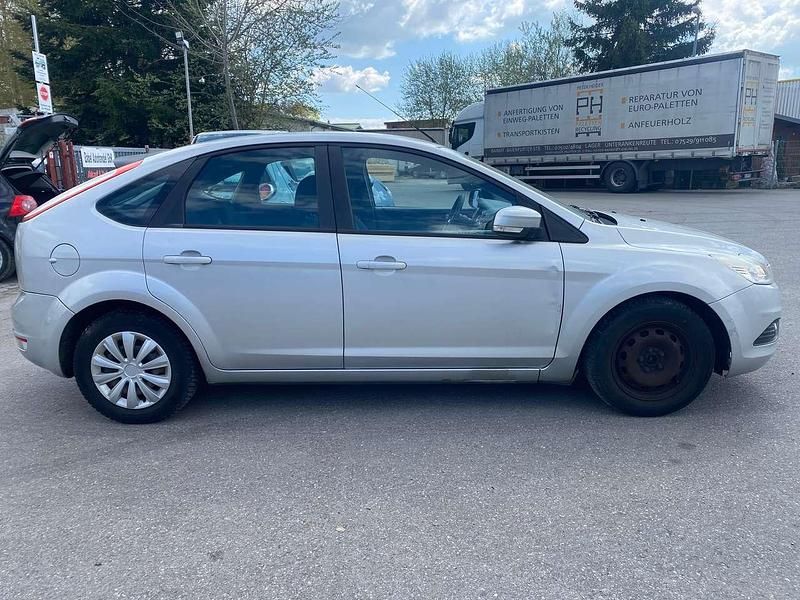 Used Ford Focus Trend 101 HP (74 kW) 2008 Silver Sedan