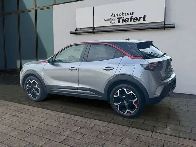 Gebraucht Opel Mokka-e GS Line 100 kW (136 PS) 2021 Hell silber metallic (metallic) SUV