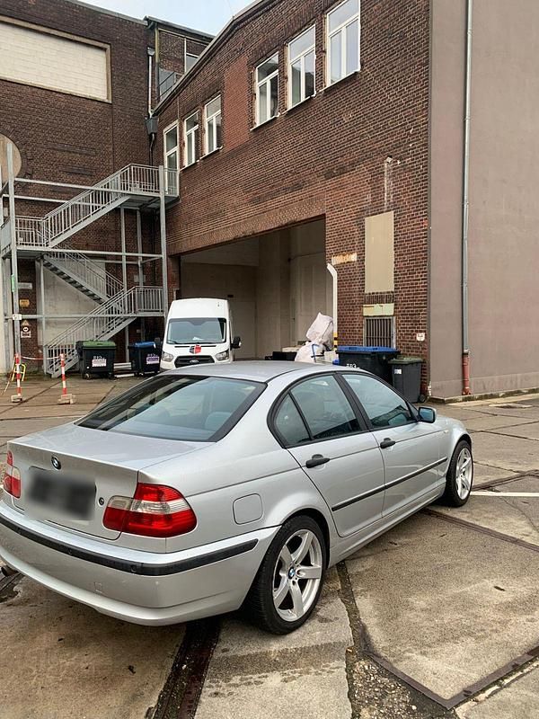 Gebraucht BMW 316 116 PS (85 kW) 2003 Silber Limousine