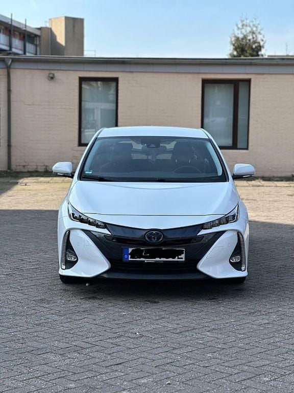 Gebraucht Toyota Prius Comfort 122 PS (89 kW) 2020 Weiß Kleinwagen
