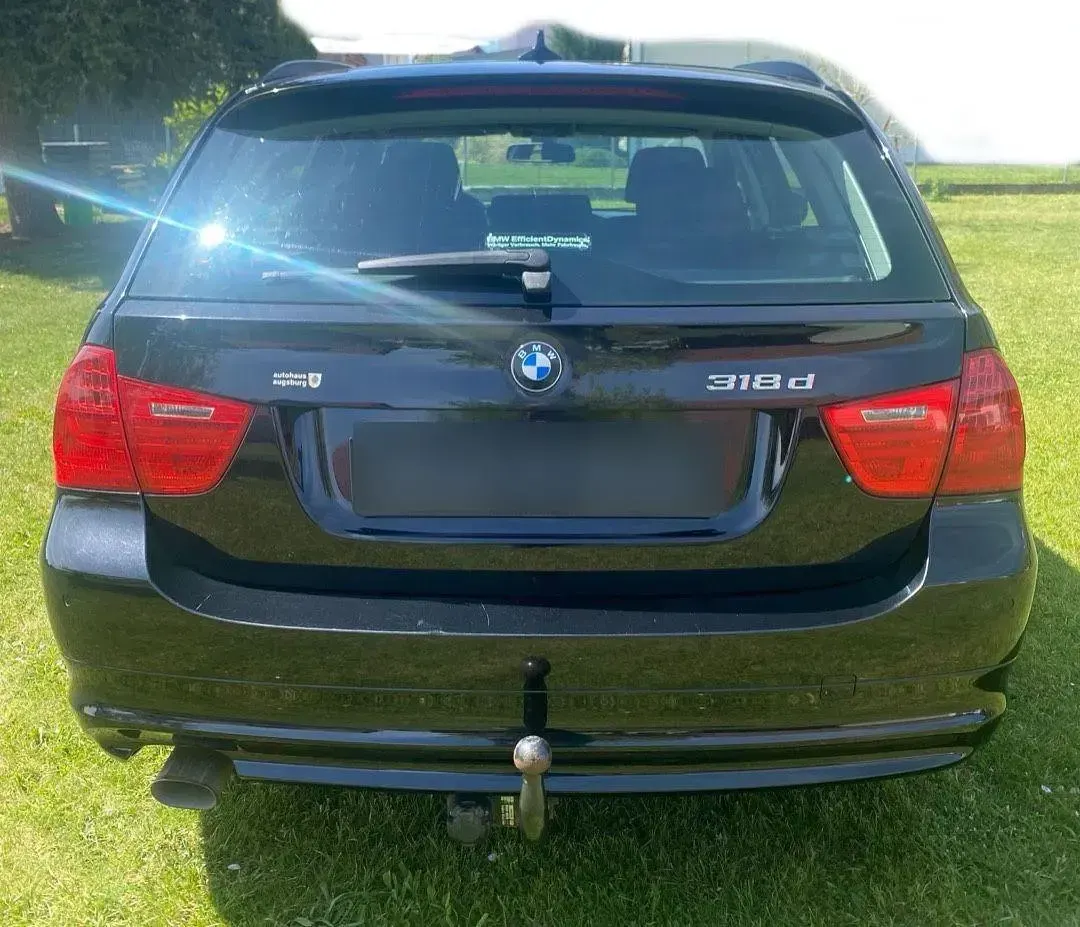 Gebraucht BMW 318 Efficient Dynamics 143 PS (105 kW) 2011 Schwarz Kombi