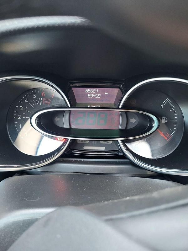 Gebraucht Renault Clio IV LIMITED 73 PS (53 kW) 2018 Grau Kleinwagen