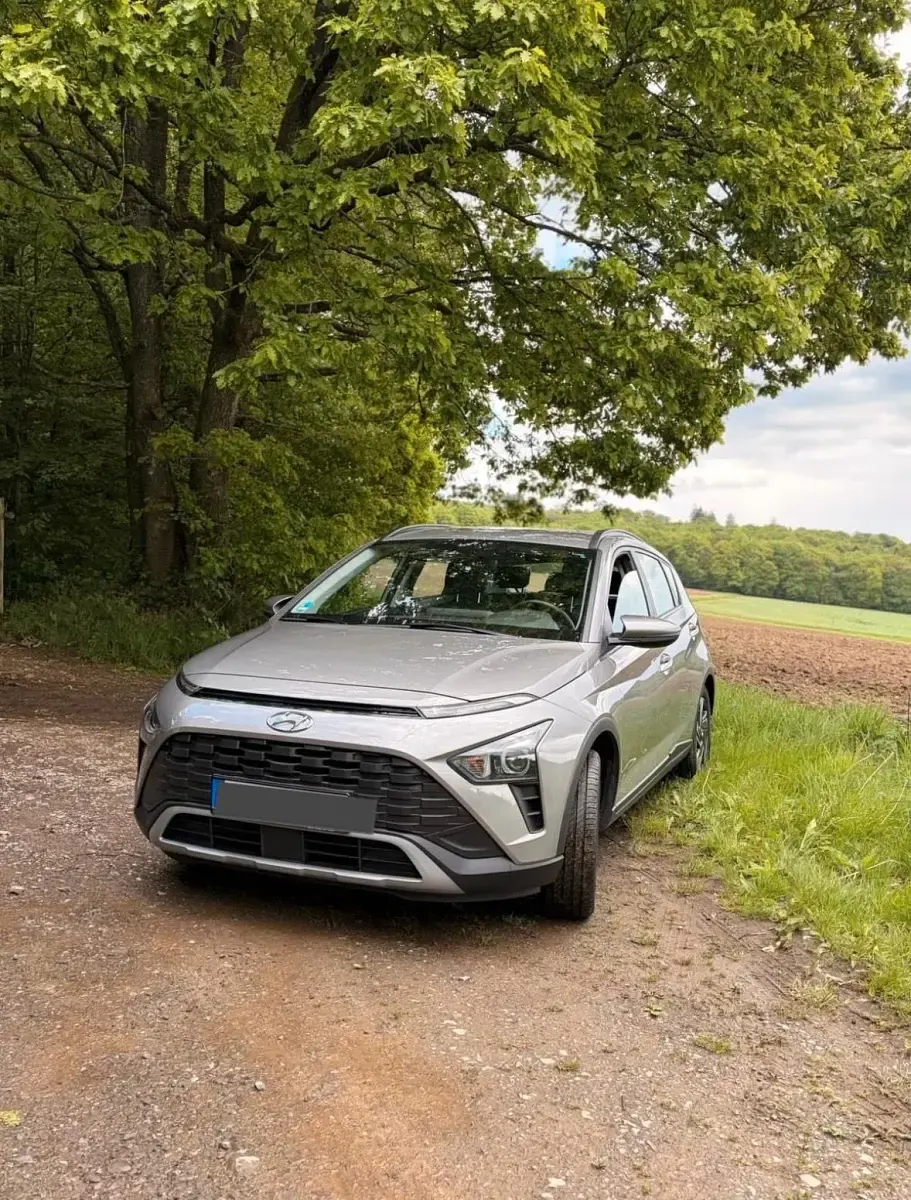 Gebraucht Hyundai Bayon Select 84 PS (61 kW) 2022 Grau SUV