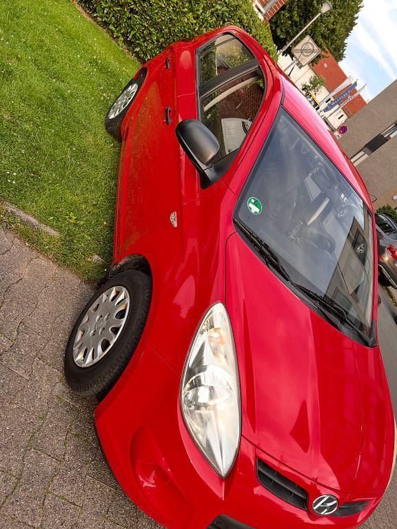 Gebraucht 2011 Hyundai i20 Classic Limousine | 2.400 € (Fairer Preis) - Bild 1/4