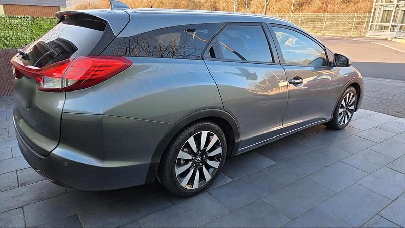 Gebraucht Honda Civic Executive 120 PS (88 kW) 2016 Grau Kombi
