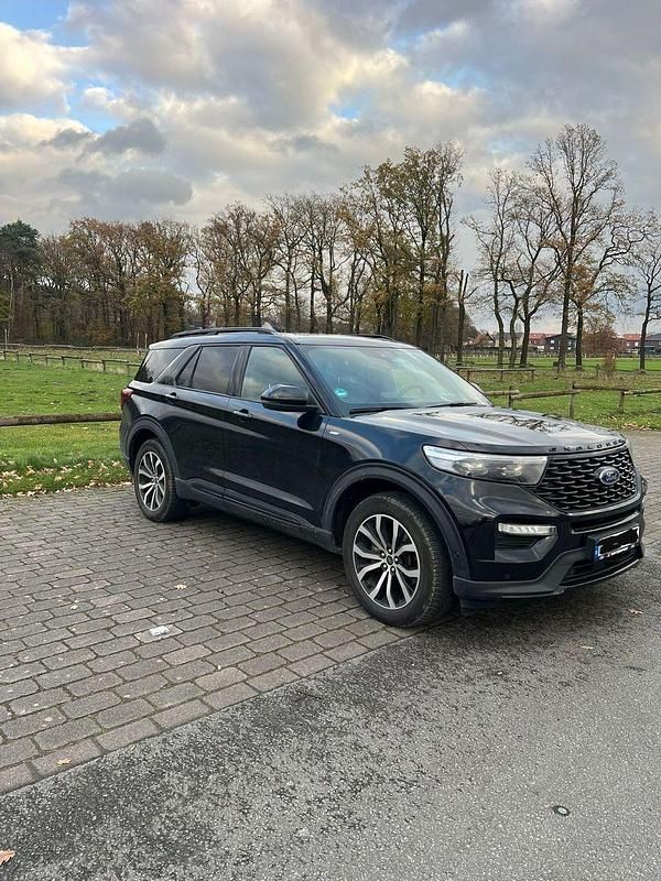 Używany Ford Explorer ST-Line 457 KM (336 kW) 2021 Czarny SUV