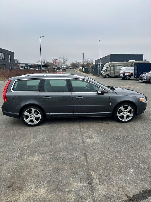 Gebraucht Volvo V70 Summum 185 PS (136 kW) 2007 Grau Kombi