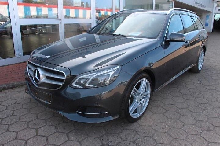 Gebraucht Mercedes E220 170 PS (125 kW) 2014 Grau Limousine