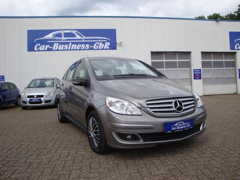 Grau Gebraucht 2008 Mercedes B180 Van / Kleinbus | 5.650 € (Fairer Preis) - Bild 1/4