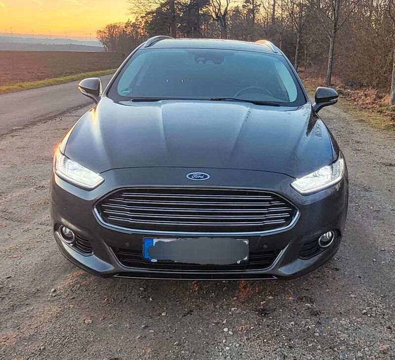 Gebraucht Ford Mondeo Titanium 150 PS (110 kW) 2015 Grau Kombi