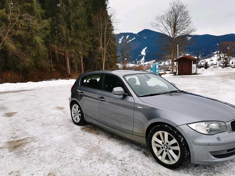Gebraucht BMW 120 177 PS (130 kW) 2010 Grau Kleinwagen