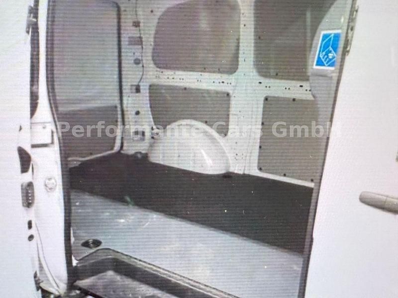 Gebraucht Mercedes Vito 102 PS (75 kW) 2025 Weiß Van