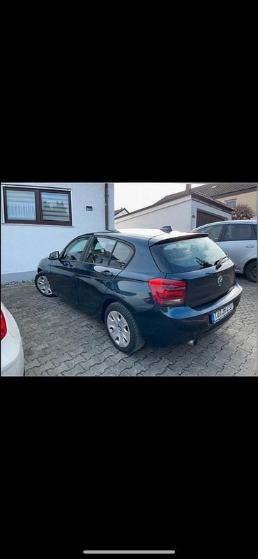 Blau Gebraucht 2012 BMW 116 Urban Line Kleinwagen | 4.000 € (Superpreis) - Bild 1/4