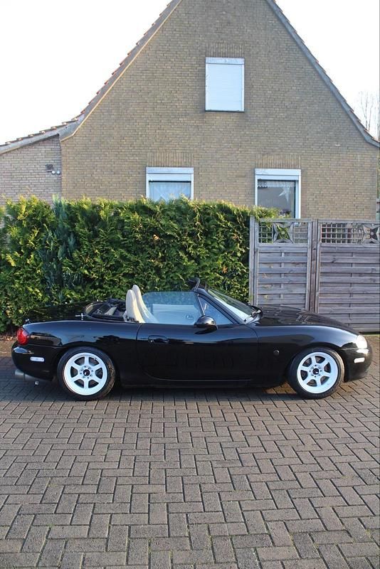 Usata Mazda MX5 110 CV (80 kW) 2003 Nero Cabrio