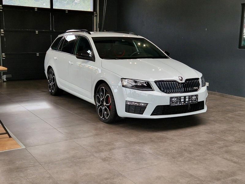 Weiß Gebraucht 2016 Skoda Octavia RS Kombi | 18.599 € (Fairer Preis) - Bild 1/2