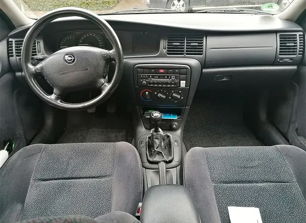 Gebraucht Opel Vectra Edition 101 PS (74 kW) 1999 Grau Limousine