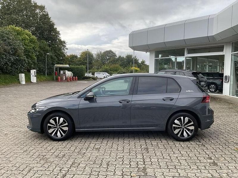 Gebraucht VW Golf VIII Goal 150 PS (110 kW) 2025 Delfingrau metallic Limousine
