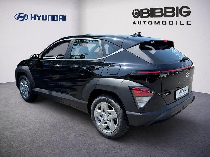 Neu Hyundai Kona Select 139 PS (102 kW) 2025 Abyss black SUV