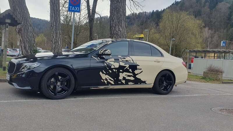 Beige Gebraucht 2017 Mercedes E220 Limousine | 17.999 € (Fairer Preis) - Bild 1/3