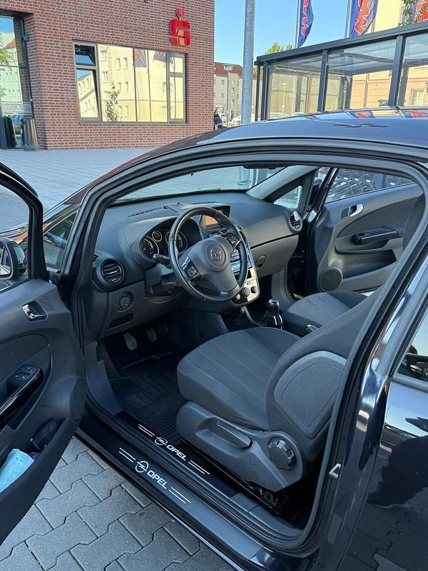 Usata Opel Astra 80 CV (58 kW) 2009 Nero Utilitaria