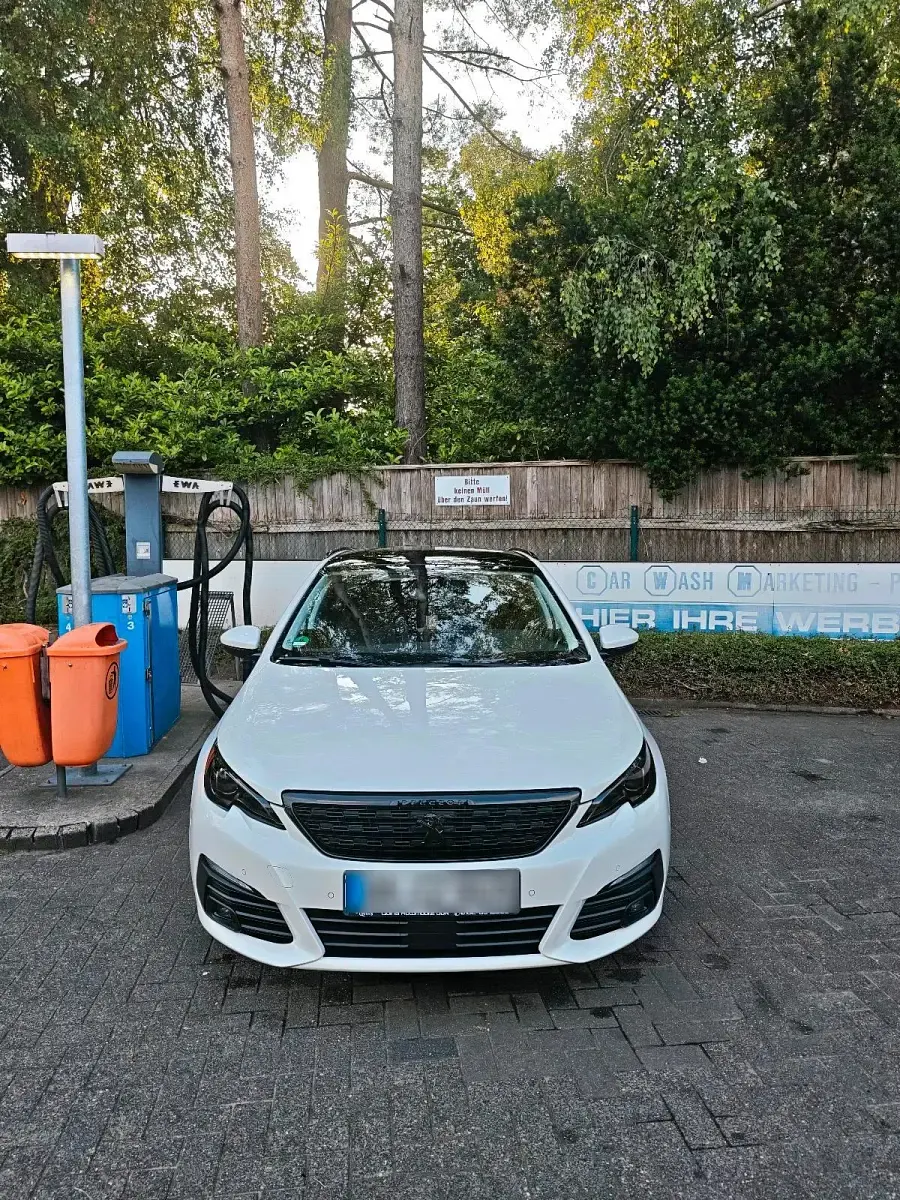 Gebraucht Peugeot 308 150 PS (110 kW) 2019 Andere farben Kombi